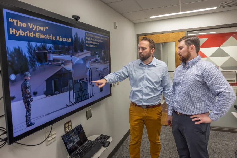 Two men presenting for Vyper