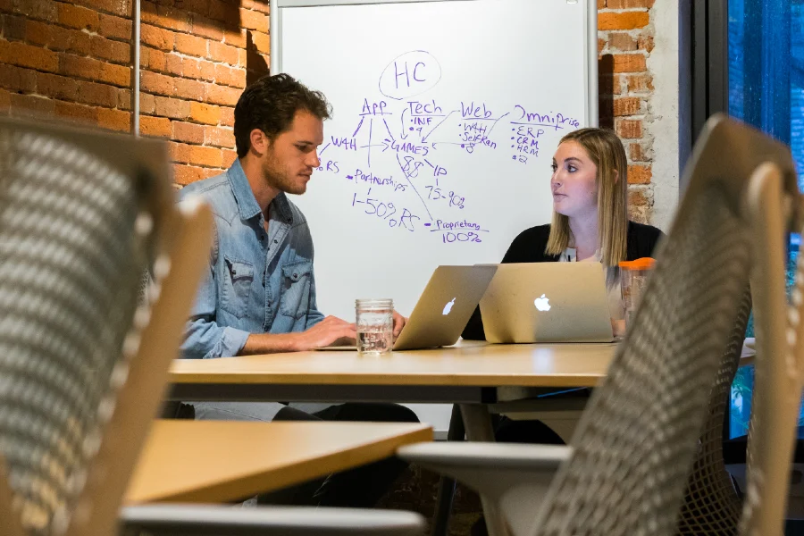 a women meeting with a client