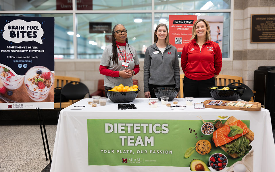 dietitians at table