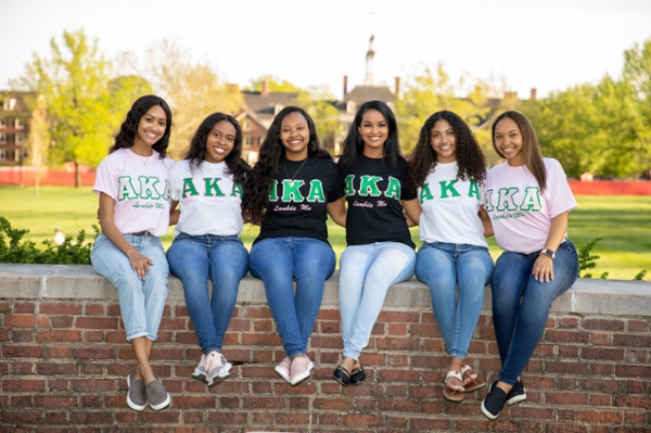 Alpha Kappa Alpha members.