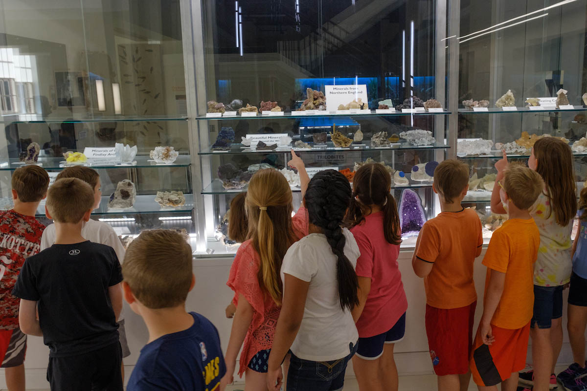 children at museum