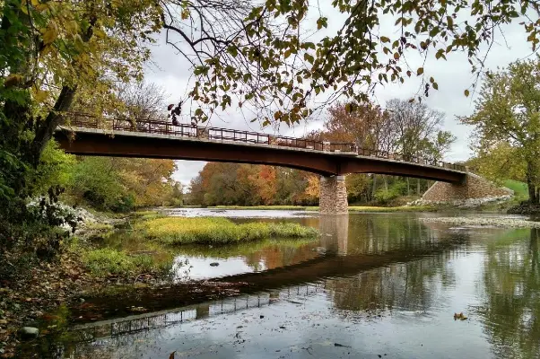 miami valley trail with bridge